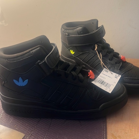 adidas | Shoes | Adidas New Black Forum Mid Kids | Poshmark